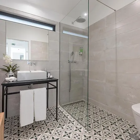 Village Couette-café 4*